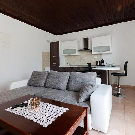 Appartement And Preka *