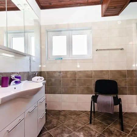 Apartamento And Preka *